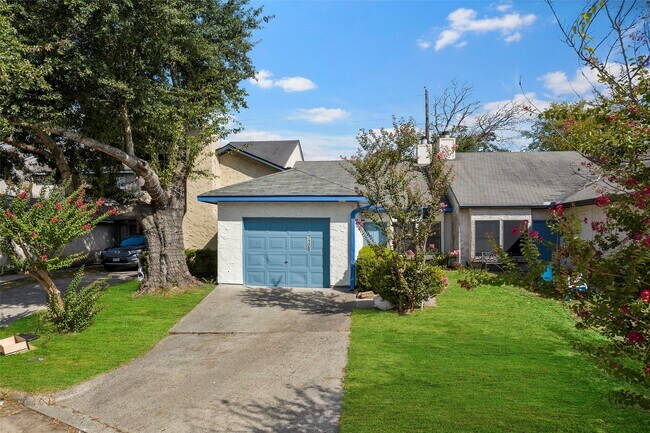 Foto del edificio - 7120 Deer Creek Ct