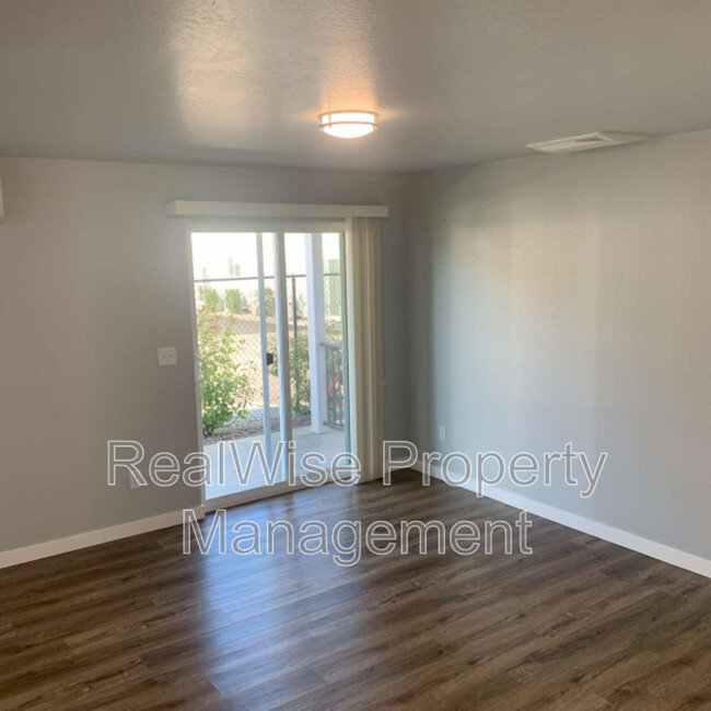 Foto del edificio - 224 Cheryl Ln