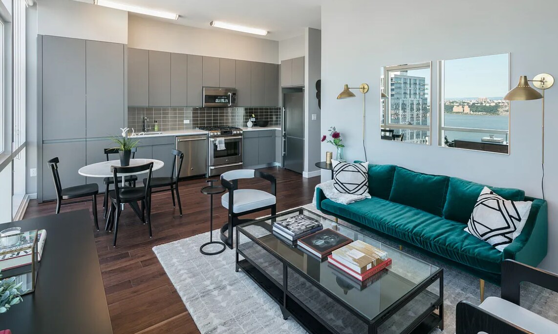 Foto principal - 532 W 28th St