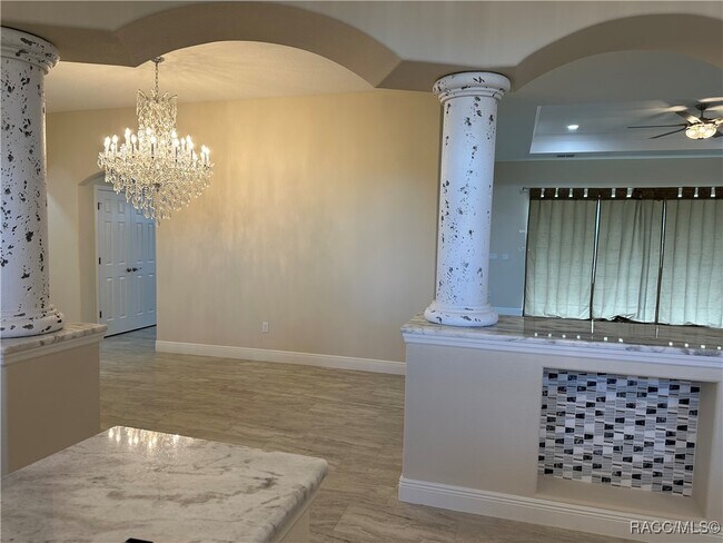 Foto del edificio - 5780 N Lena Dr