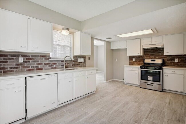 Foto del edificio - 9414 Crystal Cove Cir