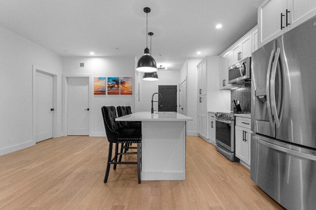 Building Photo - 68 Armandine St