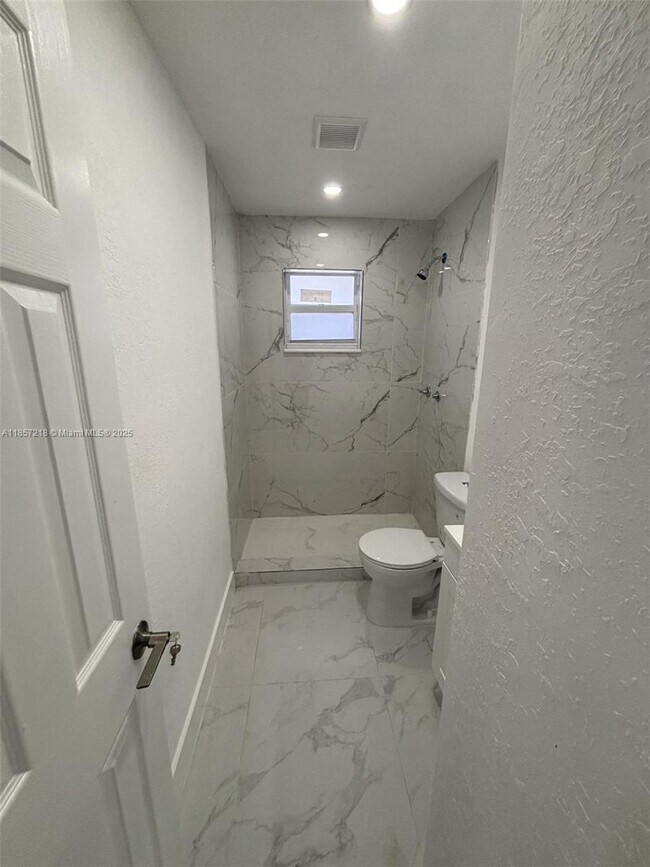 Foto del edificio - 629 SW 10th St