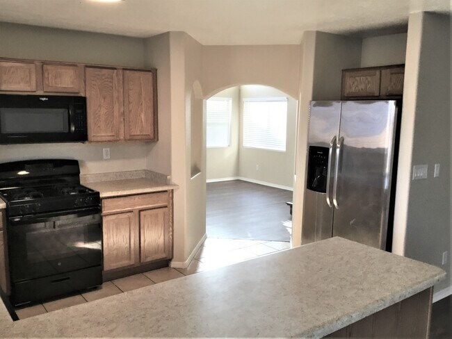 Foto del edificio - 5524 Fence Lake Drive NE