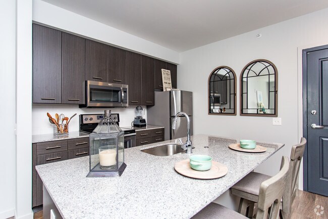 1HAB, 1BA - 712 ft² - The Grant - Broadway Station - 1 MONTH FREE