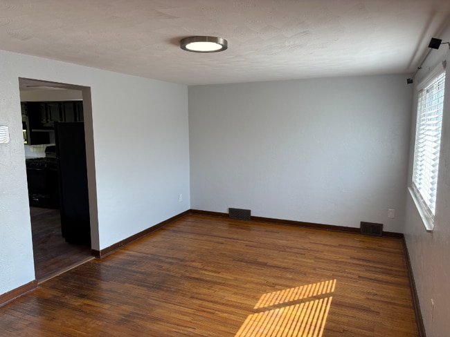 Foto del edificio - 1405 Belasco Ave