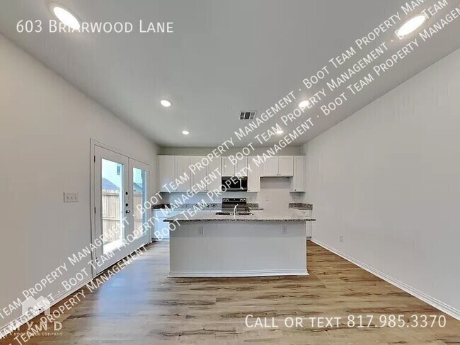 Foto del edificio - 603 Briarwood Ln