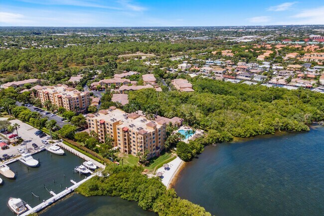 Building Photo - 300 Scotia Dr