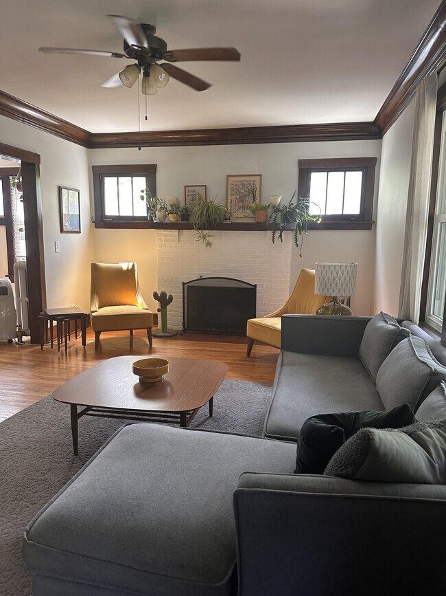 Foto del edificio - 1047 Duncan Ave