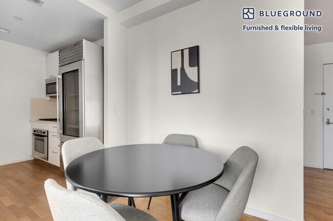 Foto del edificio - 635 W 42nd St