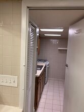 Building Photo - 118 Sycamore St