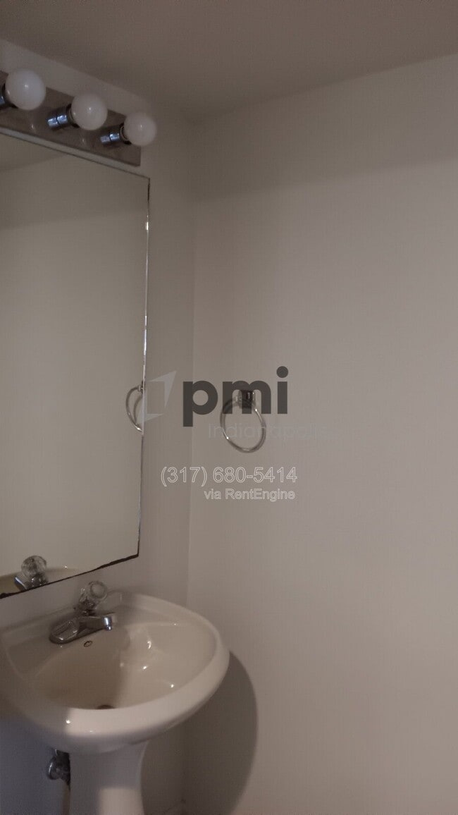 Foto del edificio - 3465 S Oaklawn Cir