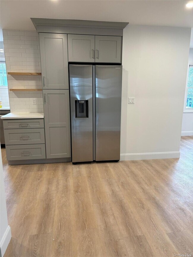 Foto del edificio - 1353 Old Northern Blvd