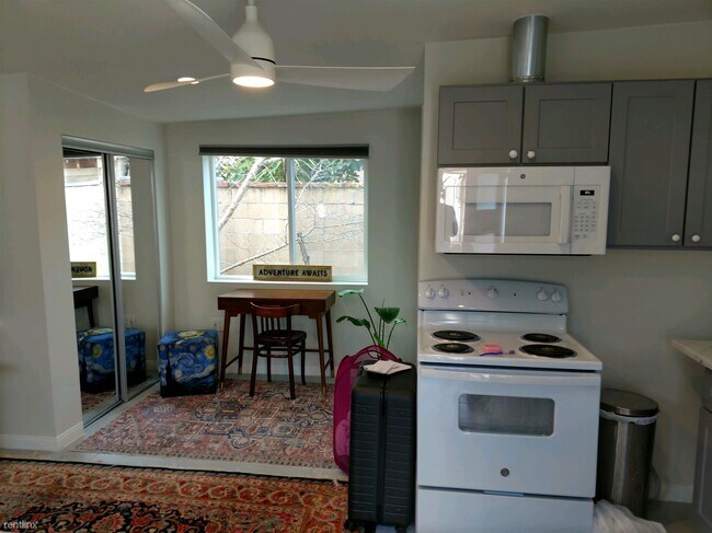 Foto del edificio - Studio, 1 bath House - 3667 Buckingham Rd ...