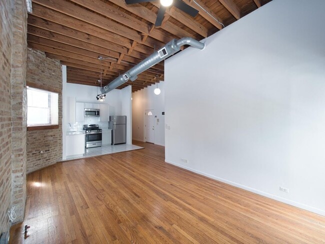 Building Photo - 2849 W Belmont Ave