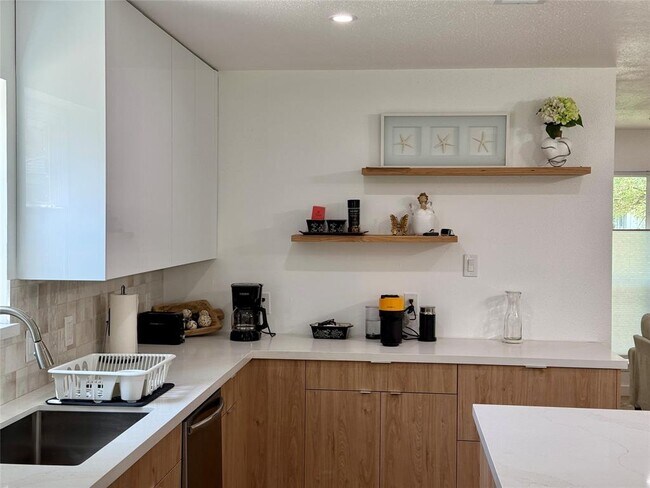 Foto del edificio - 8515 Mullins Dr