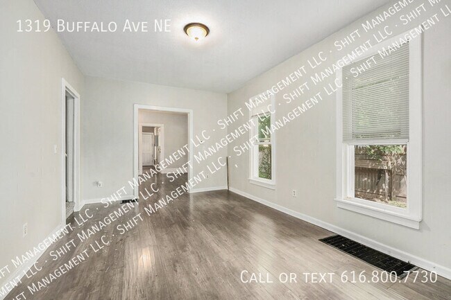 Foto del edificio - 1319 Buffalo Ave NE