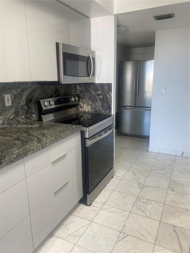 Foto del edificio - 230 174th St