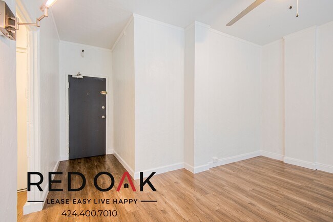 Foto del edificio - 5611 Carlton Way
