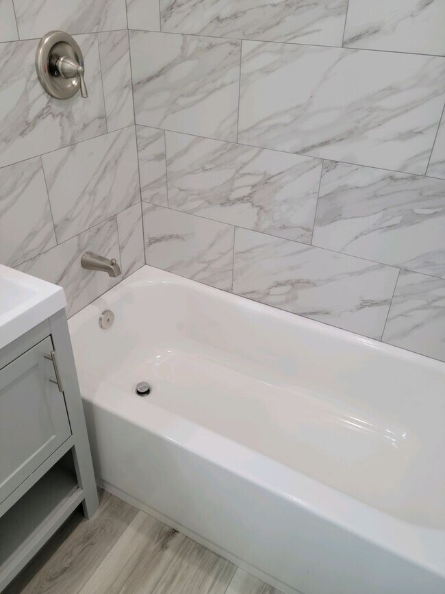 Foto del edificio - COMING MAY 4th Completley remodeled  individual Casitas casa