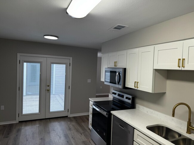 Foto del edificio - 926 Holbrook Cir