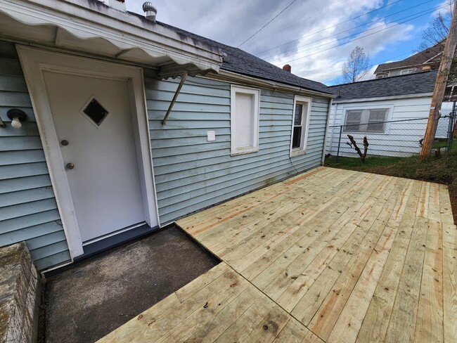 Foto del edificio - 829 Centre Ave NW