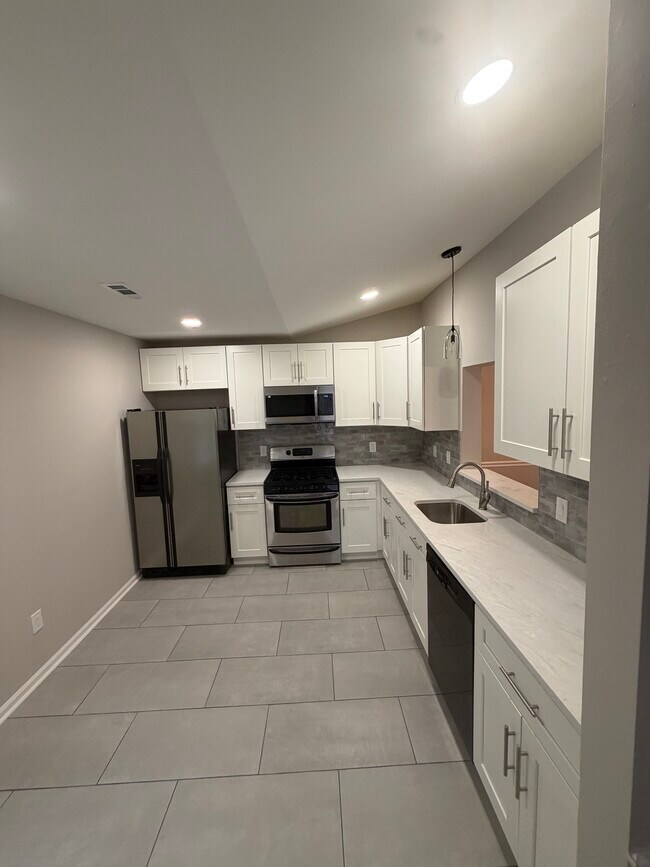 Cocina nueva - 514 Cedar Hollow Dr