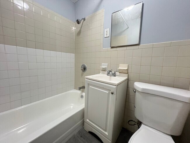 154 Union St 1F - 152 Union St