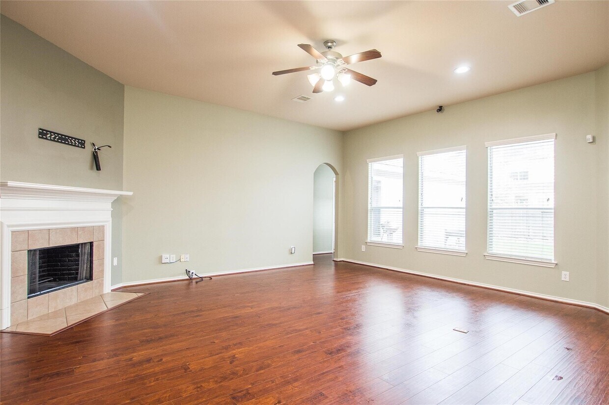 Foto del edificio - 8847 Distant Woods Dr