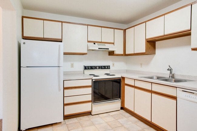 Building Photo - Ridgewood Apartments