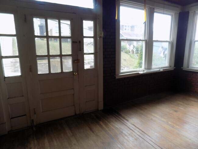 Building Photo - 52 Merritt Ave