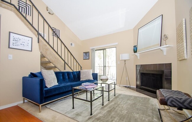 Building Photo - Sky Rock Apartments