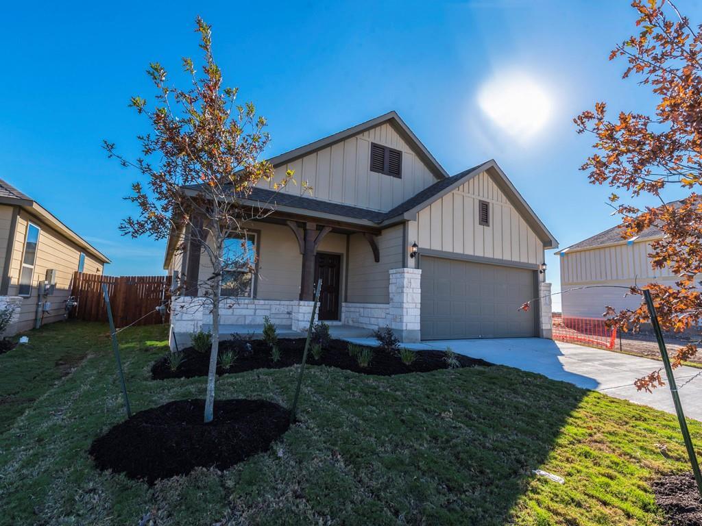 Primary Photo - 137 Carlina Loop