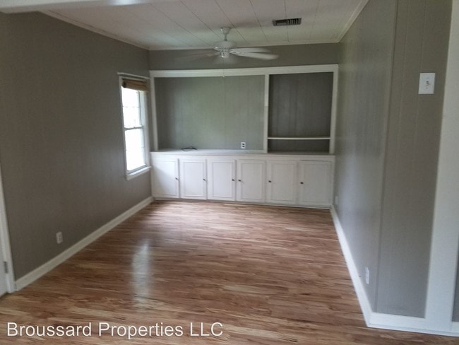 Building Photo - 3 br, 2 bath House - 317 Cedar Crest Court