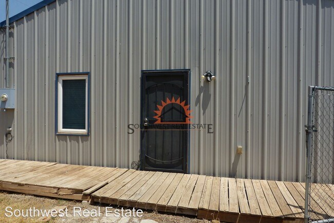 Building Photo - 4 br, 1 bath House - 2400 W. Grand