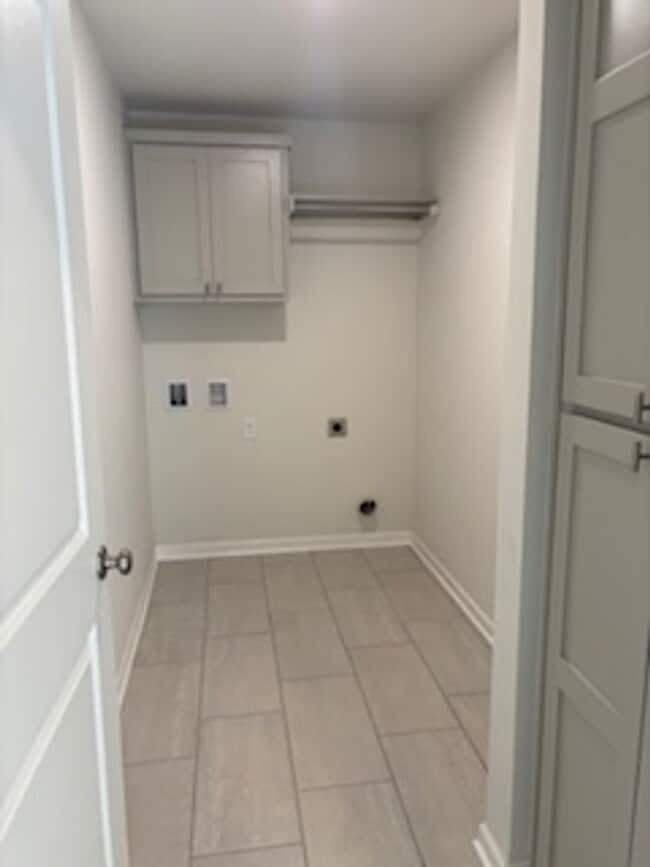 Foto del edificio - First month Free! NEW NEW NEW!