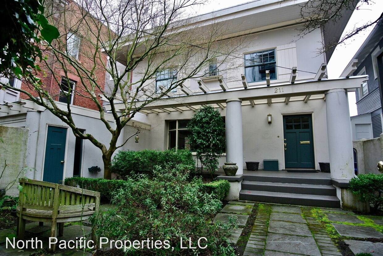 Primary Photo - 5 br, 3.5 bath House - 211 W Comstock Street