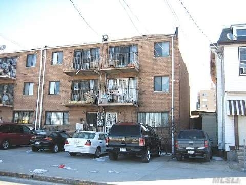 Primary Photo - 31-49 Linden Pl
