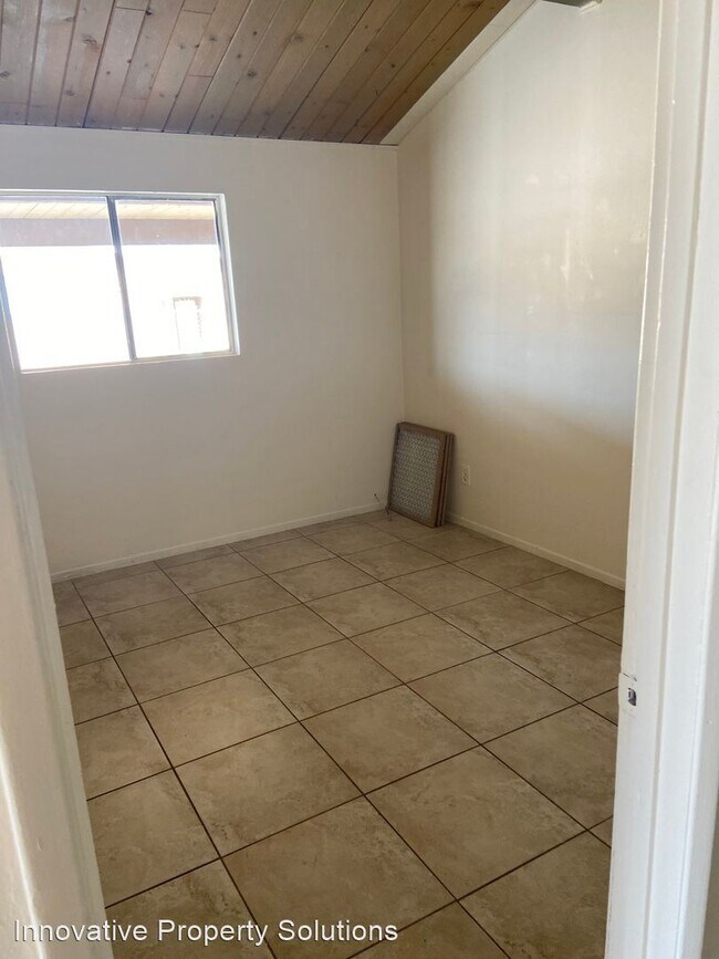 Building Photo - 3 br, 1 bath House - 1758 Bluebonnet