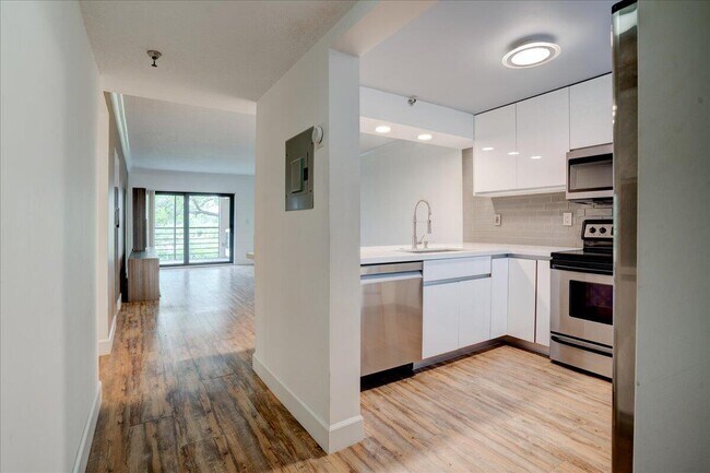 Foto del edificio - 9235 SW 8th St