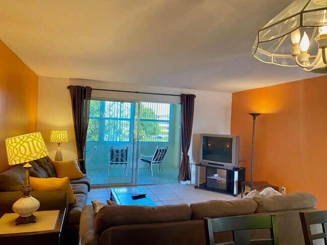 Foto del edificio - 2615 NE 3rd Ct