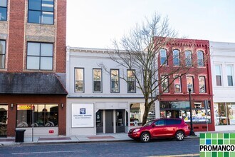 Building Photo - 114 1/2 Putnam St