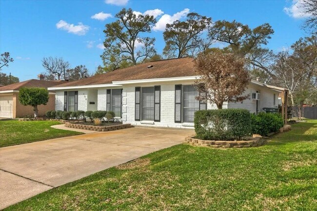 Foto del edificio - 108 Sparrow Way