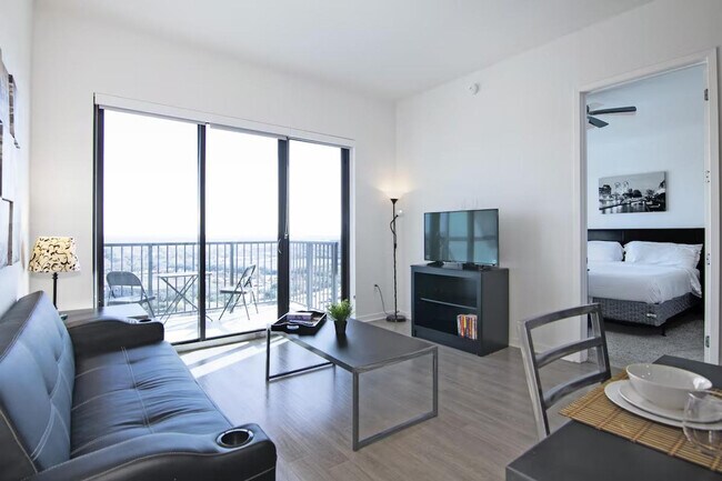 Building Photo - 2022 Holcombe Blvd