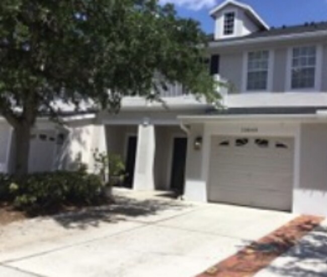 Foto del edificio - BEAUTIFUL 3 BEDFROOM, ,2.5 BATHROOMS TOWNHOME IN AVALON LAKES