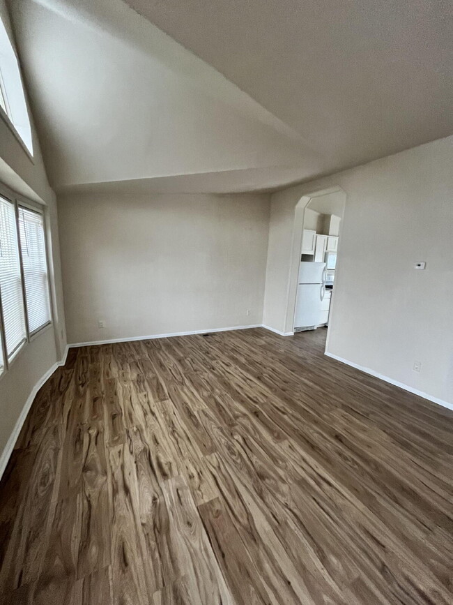 Foto del edificio - Charming 2 Bed / 1 Bath Duplex in Poncha S...