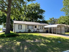 Building Photo - 1404 N Kingston Ave