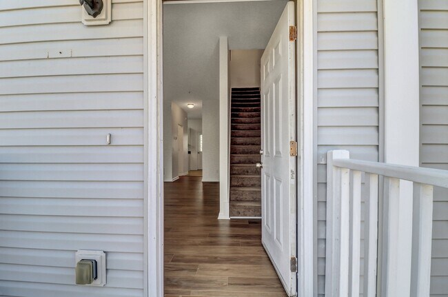 Foto del edificio - 324 Laurel Oak Ln