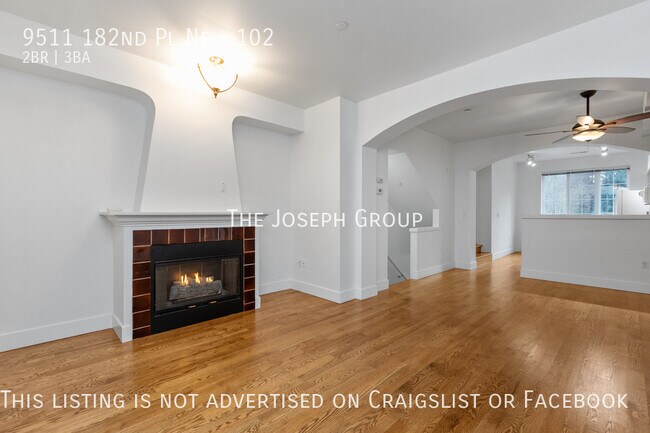 Building Photo - Stunning 2 bed/2.5 bath located minutes fr...