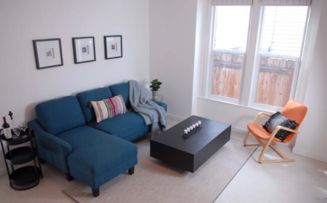 Building Photo - 617 E Krall St